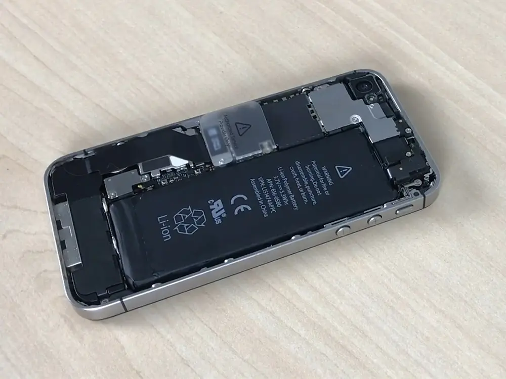 Blij Barry dwaas Zelf je iPhone 4s batterij vervangen? - Fixje