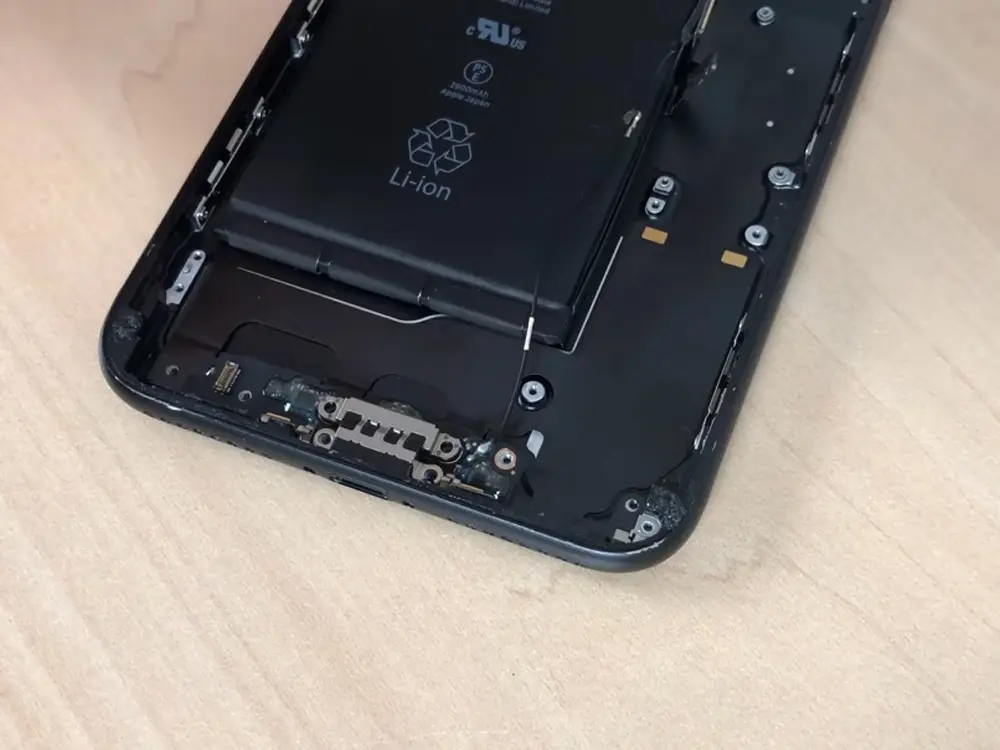 Besmettelijk Nageslacht Overeenkomend iPhone 7 Plus dock connector vervangen? | Fixje